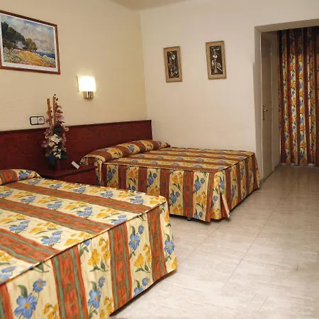 מלון Rosa Nautica 3*